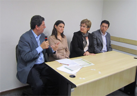(esquerda pra direita) – Francisco Reis, Suzana Fonseca (Hospital Infantil João Paulo II – Fhemig), Ana Stela, Alberto Vergara (Hospital Infantil João Paulo II – Fhemig).