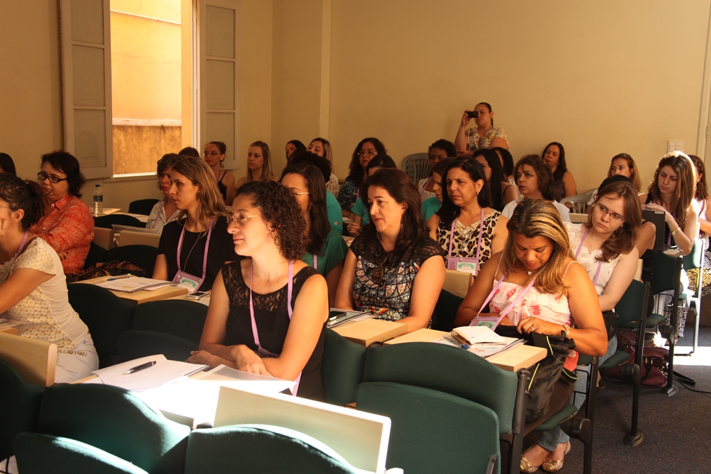 Profissionais durante evento. Foto: Caroline Morena.