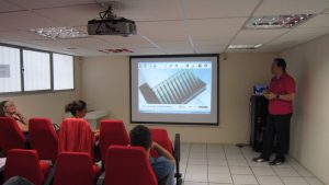 O coordenador do Sein apresenta o Sisneo. Foto: Rafaella Arruda.