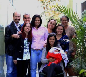 Equipe do Cehmob-MG comemora nascimento de Ingrid. (Crédito: Bruna Carvalho)