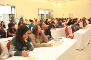 Participantes assistem às palestras. (Crédito: Bruna Carvalho)