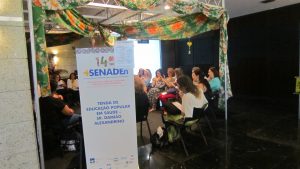 Profissionais participam de tenda de educação popular. Acervo Cehmob-MG.