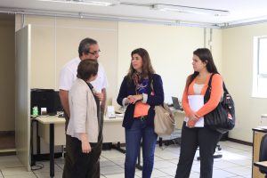 Mônica Vallone (centro) visita o Anexo II do Nupad. (Créditos: Bruna Carvalho)