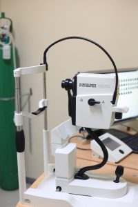 O equipamento Spectrallis permite a avaliação tomográfica e angiográfica da retina com alta precisão e velocidade, e de maneira indolor.