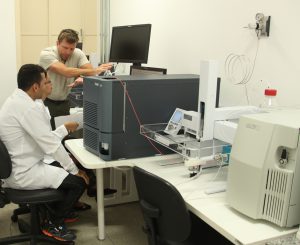 Técnicos participam de treinamento. Foto: Carol Morena.