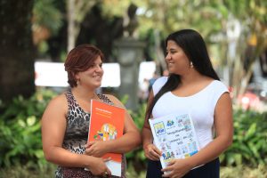 Ruth e Aline concluíram a especialização pela Escola de Enfermagem da UFMG. (Crédito: Bruna Carvalho)