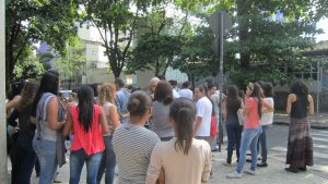 Ponto de encontro após evacuação. Foto: Rafaella Arruda.