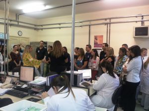 Equipe da Fundep conhece o Laboratório de Triagem Pré-Natal do Nupad, localizado na Faculdade de Medicina da UFMG. Acervo Nupad.