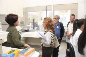 Visita ao Laboratório de Genética e Biologia Molecular do Nupad. Foto: Bruna Carvalho.