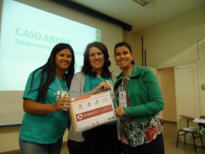 A enfermeira Aline Batista, a pediatra Ana Paula Pinheiro e estudante de Uberlândia premiada com kit do Cehmob-MG. (Crédito: Acervo Cehmob-MG)