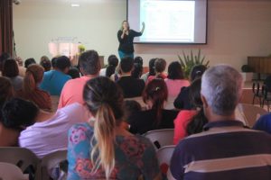 Público contou com profissionais de saúde, pacientes e familiares. Crédito: APAE Anápolis.