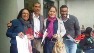 Os premiados Aline Coelho, Paulo Marcelino e Paulo Sérgio, com a gestora de apoio assistencial do Ceaps, Ana Amélia Vieira. Arquivo pessoal.